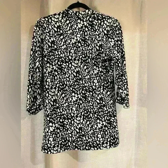 Women’s Black and White By Design Blouse - Picture 4 of 5